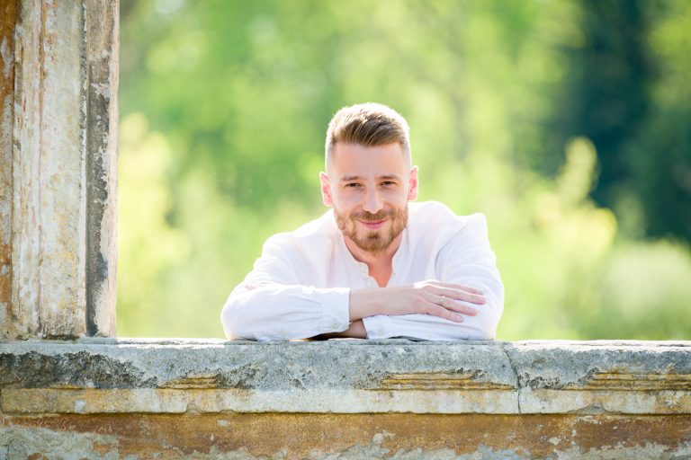 férfi portré természetben